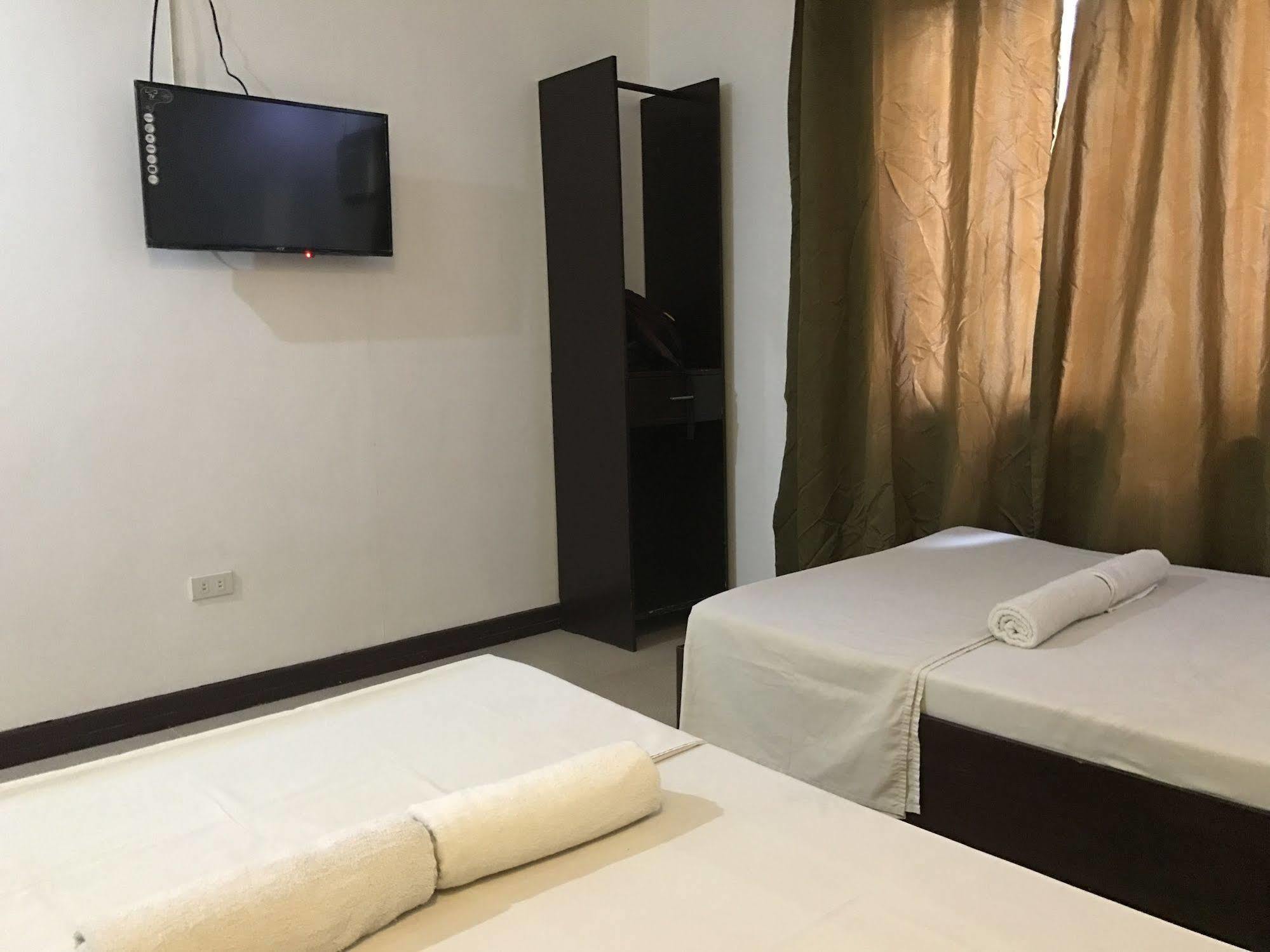 Ziur Inn Laoag Kültér fotó
