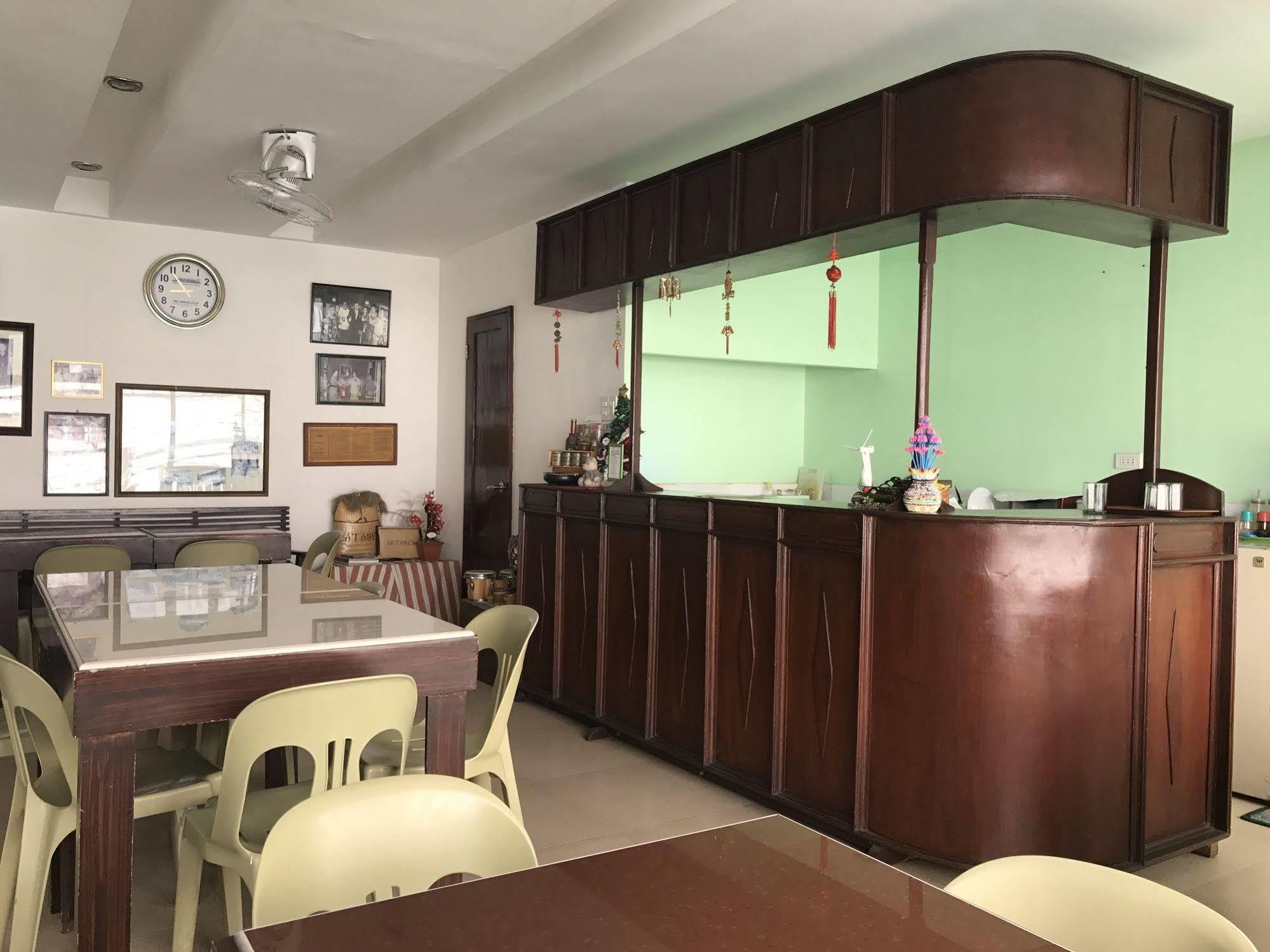 Ziur Inn Laoag Kültér fotó
